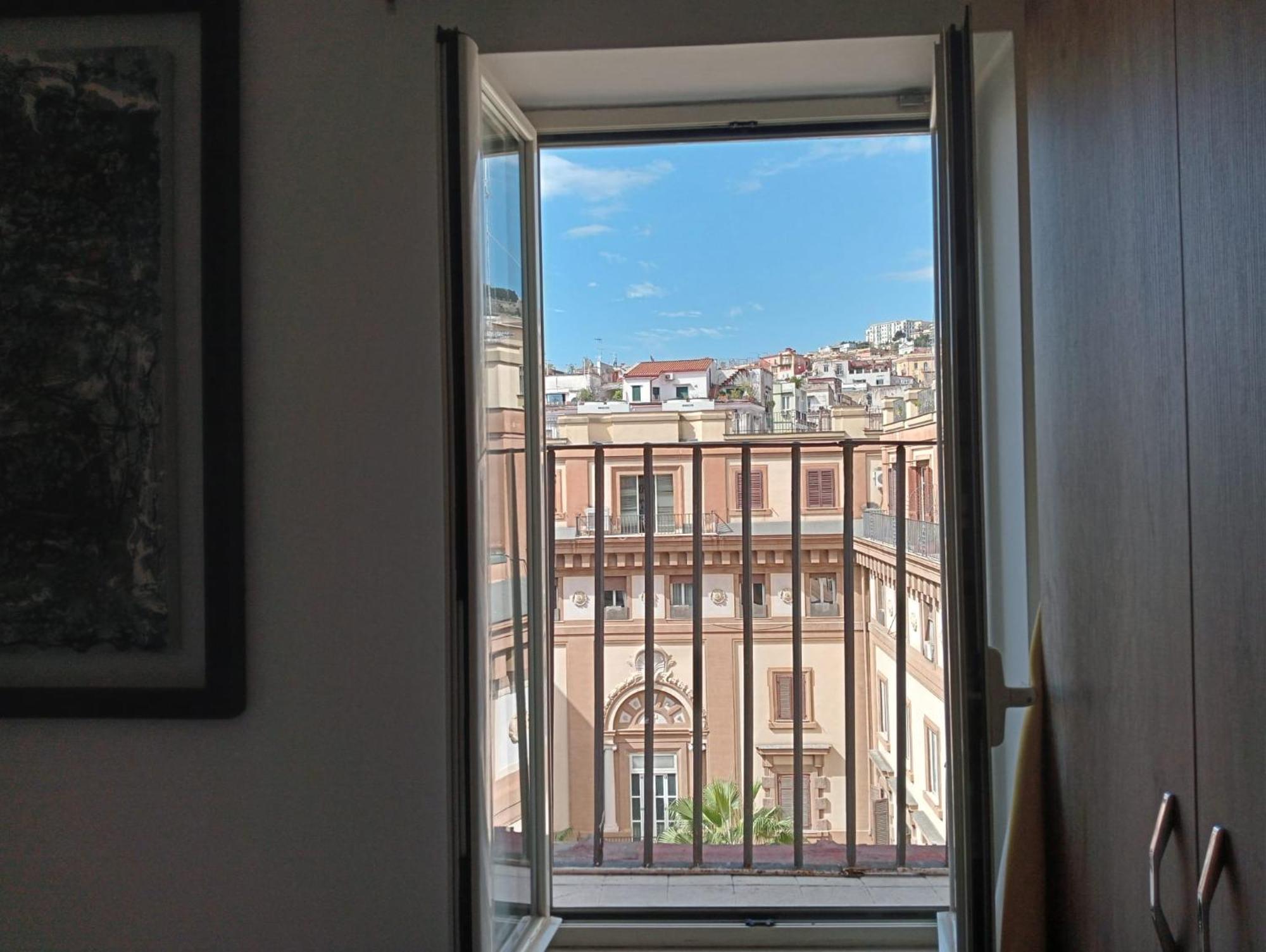 Barbaja Suites In Street Toledo 205 Naples Room photo